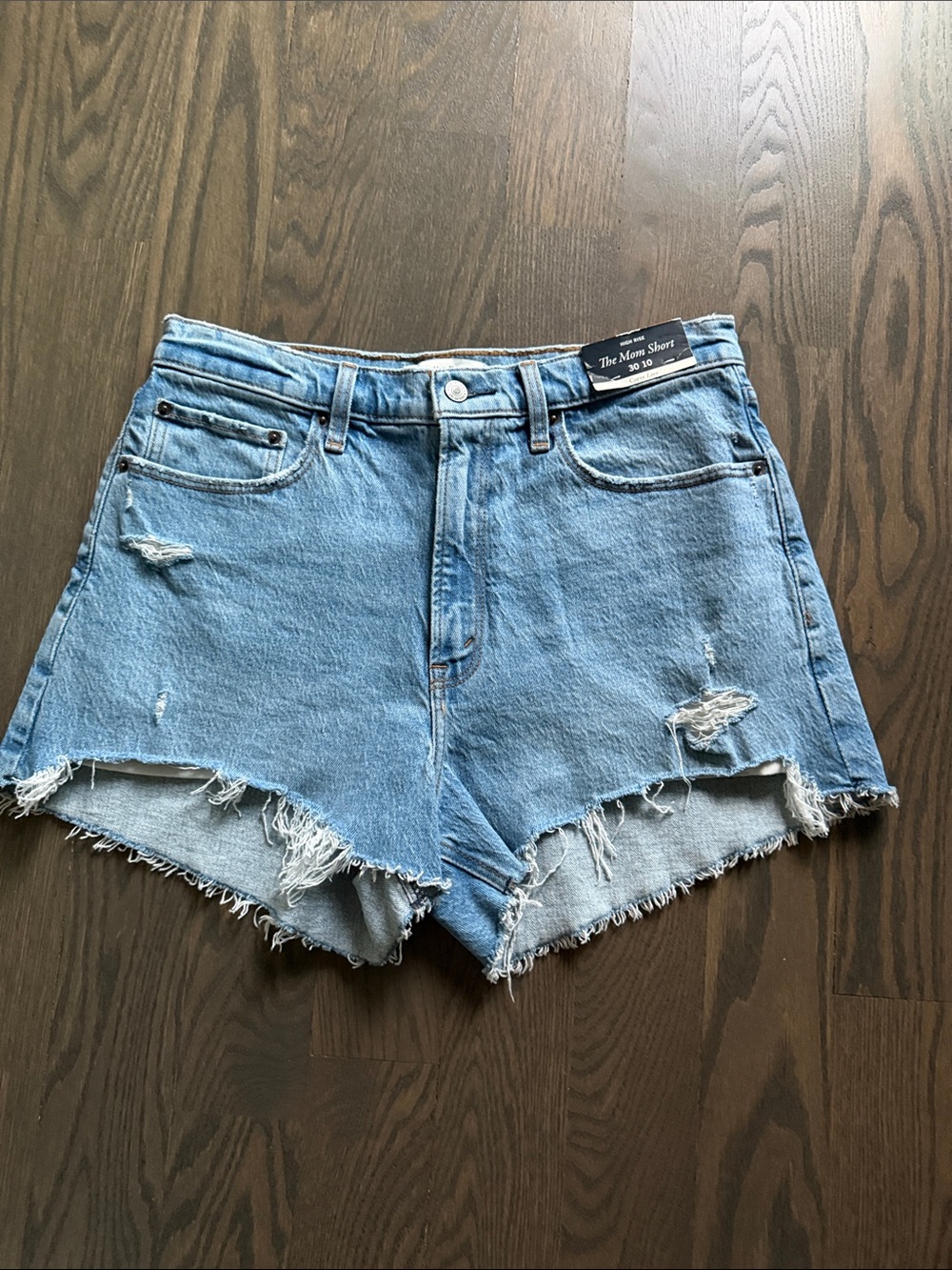Abercrombie and Fitch, the Mom short curve love (high rise size 30/10) - NWT